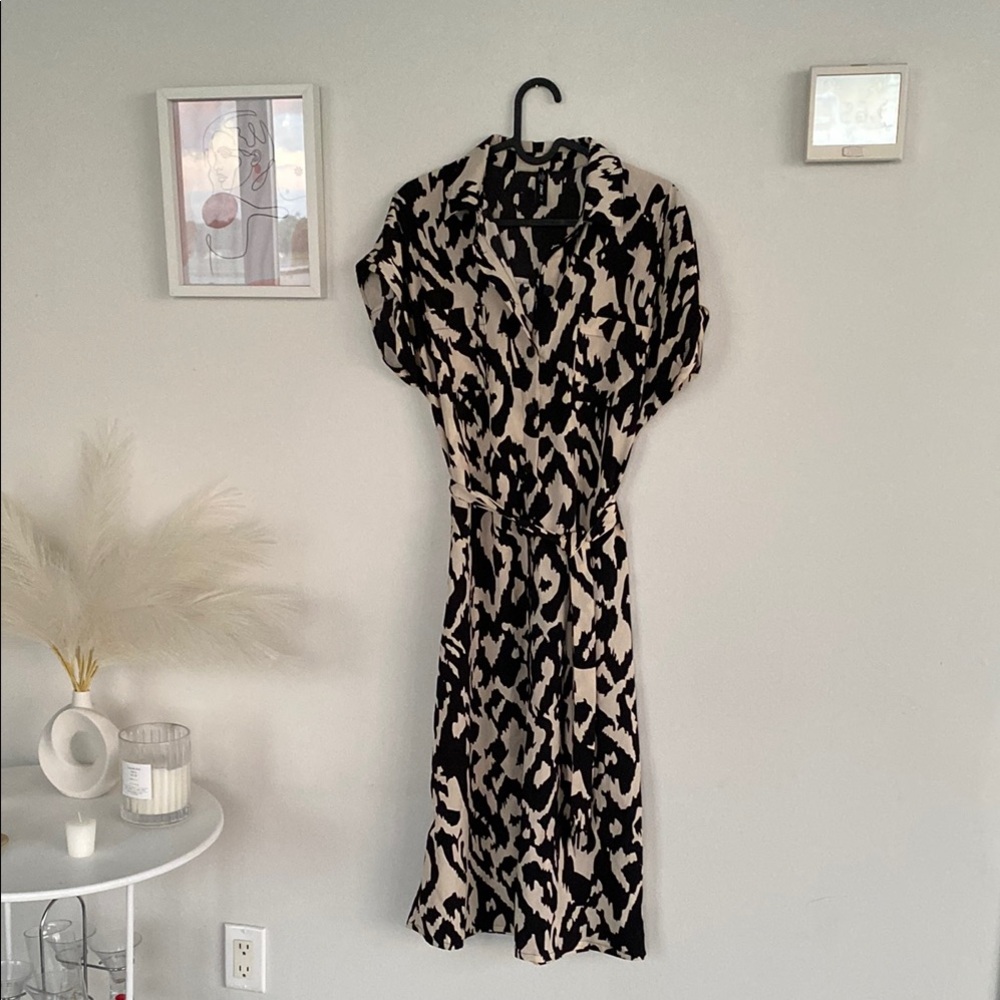 Elegant Black and Cream Patterned Dress